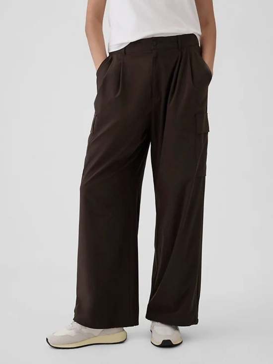 GAP Pants - NWT Gap Runaround Joggers Black Pants Size L GapFit